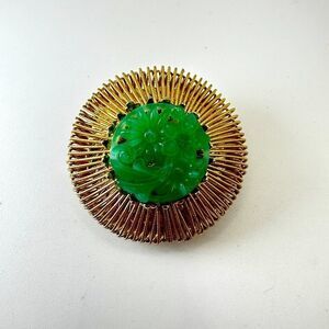 Vintage Weiss faux floral carved jade and gold tone metal brooch/pin!